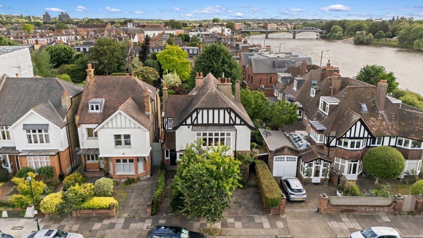 local knowledge of roofing in barnes