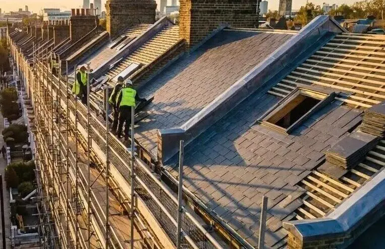 Roofers in Chiswick