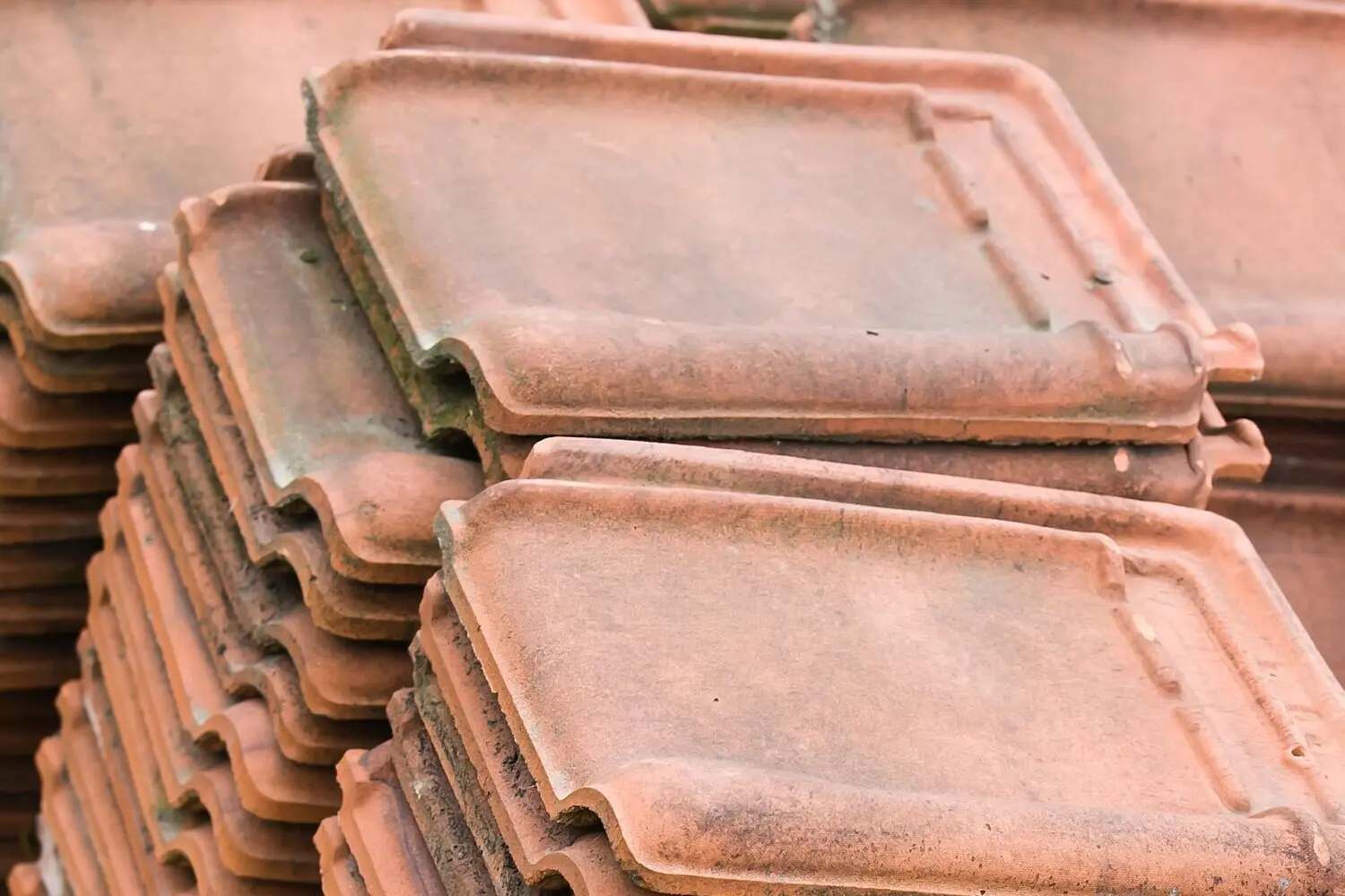 Clay tile roofing material