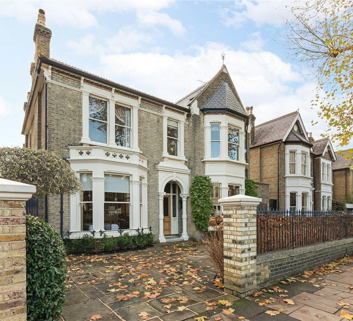 knowledge of roofing in kew